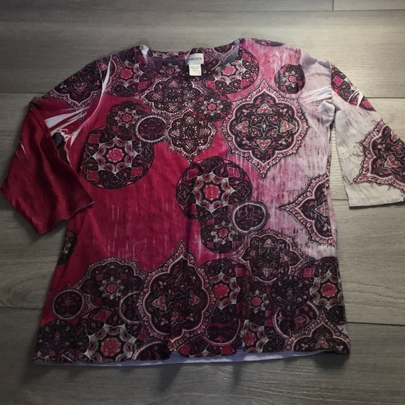 Gorgeous Chico’s round neck sparkle top - Picture 2 of 5